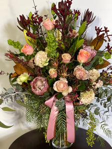 SEASONAL VASE ARRANGEMENT | NATIVE MIX